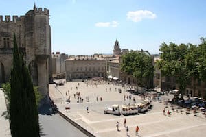 Incentive Avignon événementiel - Place Du Palais Pour La Photo De Groupe