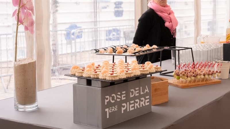 Pose de la première pierre - Service traiteur