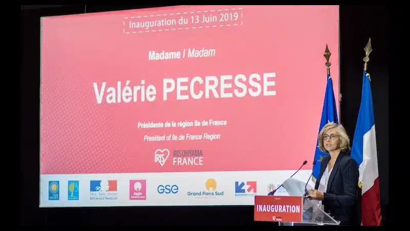 inauguration de l'usine Iris Ohyama - prise de parole sur scène