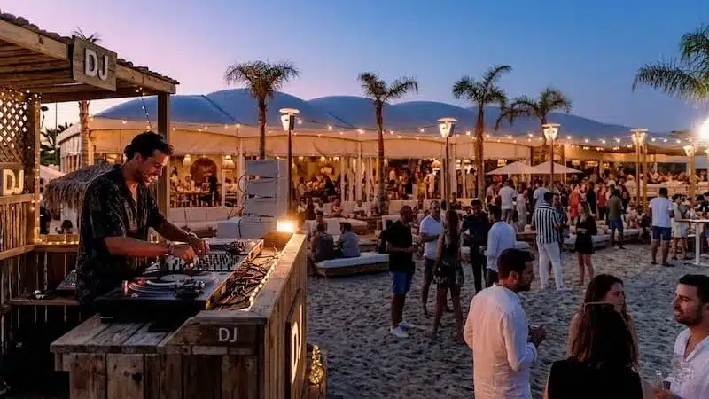 Soiree-sur-une-plage-privee-avec-votre-agence-evenementielle-de-Montpellier À maguelone votre soirée sur une plage privée avec disc jockey organisée par l'agence événementielle de Montpellier